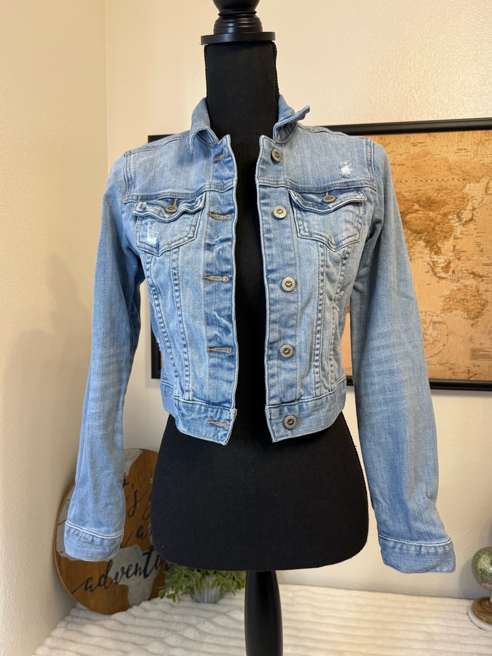 Hollister distressed cropped denim jacket size small